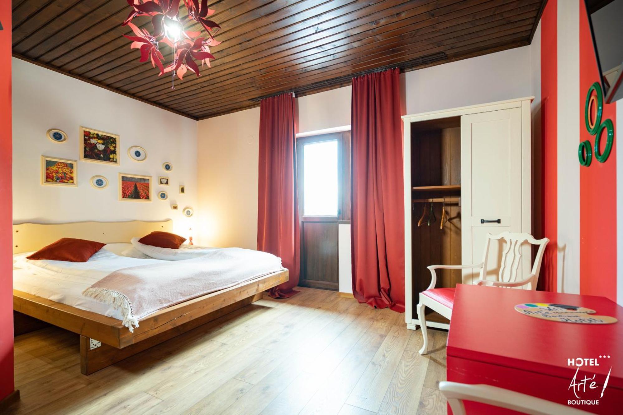 Art'E Boutique Rooms Бэиле-Тушнад Экстерьер фото